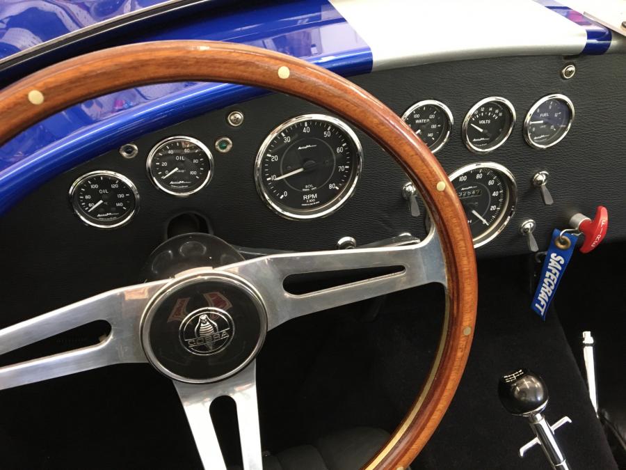 Панель приборов Shelby Cobra by Kirkham (KMP 174) 2002 года  (фото 77 из 151)